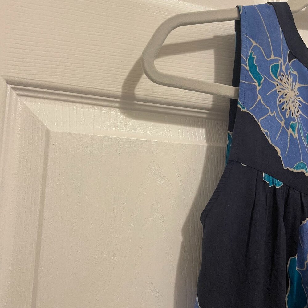 Loft Sleeveless Navy Floral Button Front Blouse (5 clothing items for $15) - Picture 4 of 6